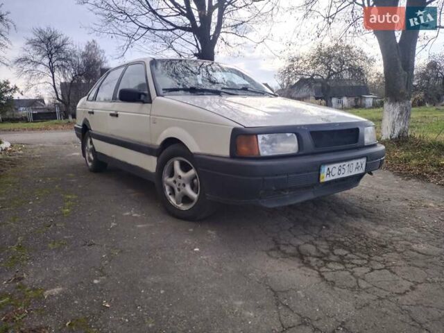 Белый Фольксваген Пассат, объемом двигателя 0 л и пробегом 400 тыс. км за 650 $, фото 3 на Automoto.ua