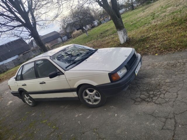 Белый Фольксваген Пассат, объемом двигателя 0 л и пробегом 320 тыс. км за 650 $, фото 2 на Automoto.ua