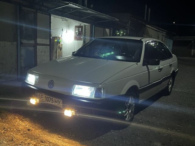 Белый Фольксваген Пассат, объемом двигателя 1.8 л и пробегом 437 тыс. км за 2650 $, фото 12 на Automoto.ua