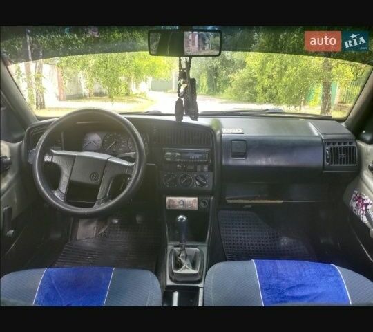 Білий Фольксваген Пассат, об'ємом двигуна 1.8 л та пробігом 400 тис. км за 900 $, фото 8 на Automoto.ua