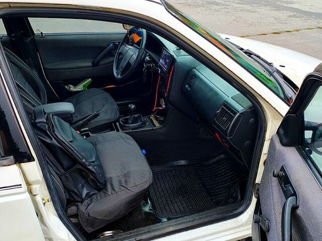 Белый Фольксваген Пассат, объемом двигателя 1.6 л и пробегом 538 тыс. км за 1400 $, фото 7 на Automoto.ua