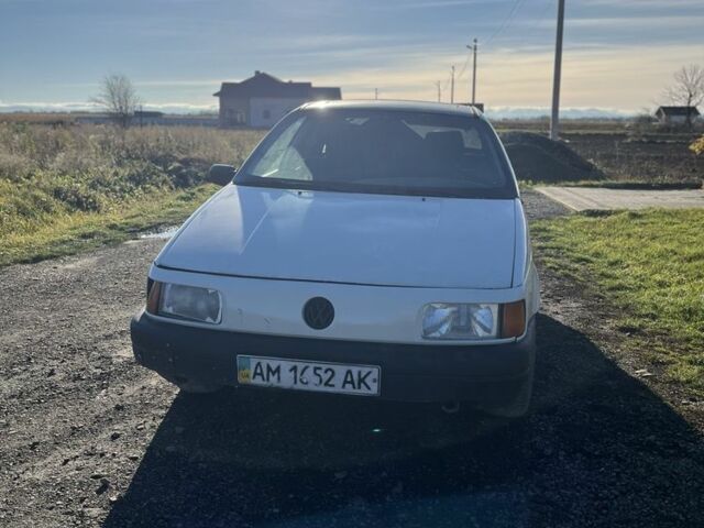 Белый Фольксваген Пассат, объемом двигателя 1.8 л и пробегом 250 тыс. км за 547 $, фото 1 на Automoto.ua