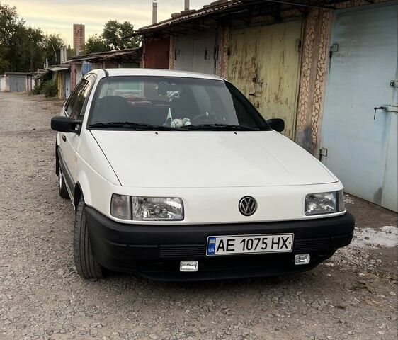 Белый Фольксваген Пассат, объемом двигателя 1.8 л и пробегом 437 тыс. км за 2650 $, фото 1 на Automoto.ua