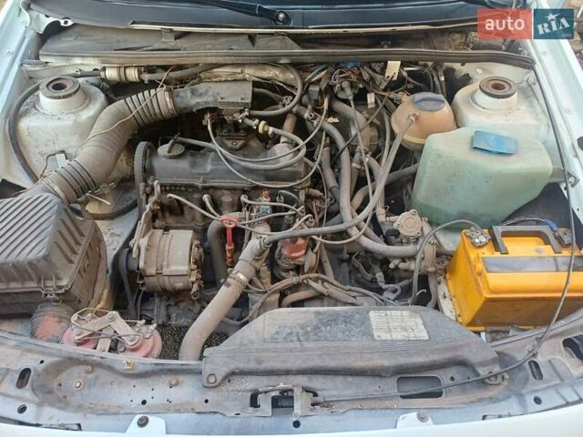 Белый Фольксваген Пассат, объемом двигателя 1.78 л и пробегом 300 тыс. км за 2000 $, фото 8 на Automoto.ua