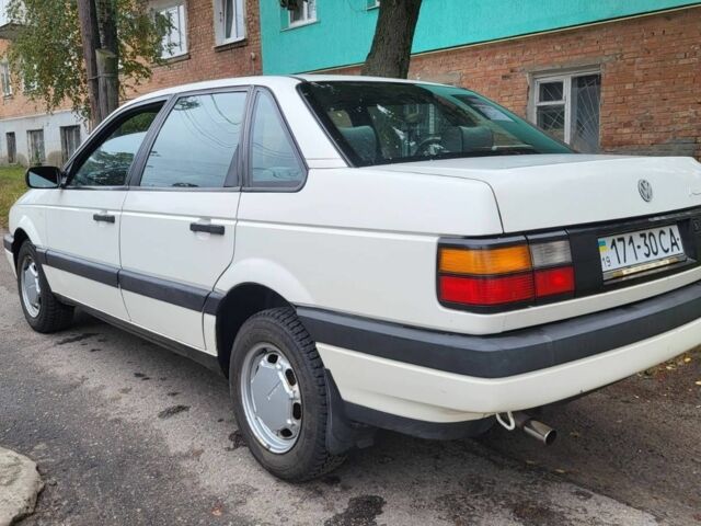 Белый Фольксваген Пассат, объемом двигателя 1.6 л и пробегом 173 тыс. км за 2800 $, фото 3 на Automoto.ua