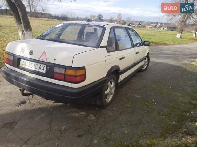 Белый Фольксваген Пассат, объемом двигателя 0 л и пробегом 400 тыс. км за 650 $, фото 1 на Automoto.ua