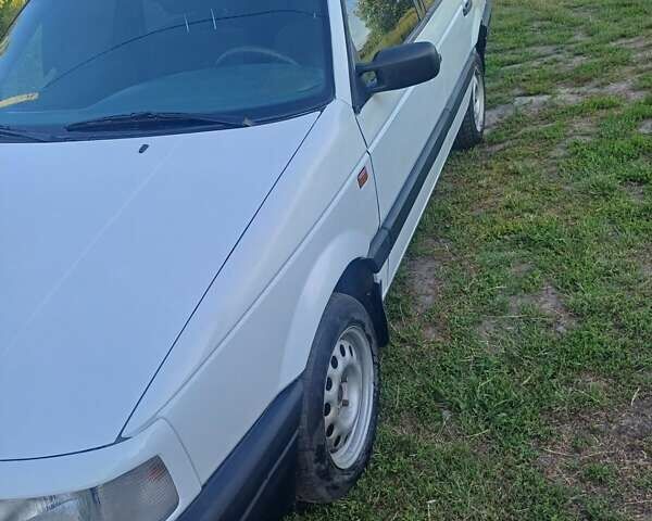 Белый Фольксваген Пассат, объемом двигателя 1.78 л и пробегом 300 тыс. км за 2000 $, фото 4 на Automoto.ua