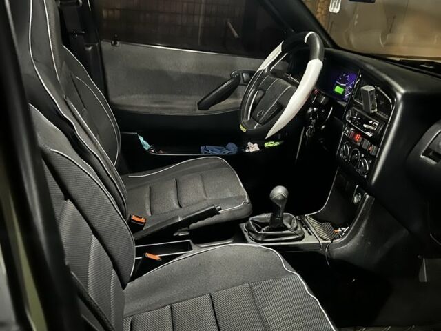 Белый Фольксваген Пассат, объемом двигателя 1.8 л и пробегом 437 тыс. км за 2650 $, фото 16 на Automoto.ua