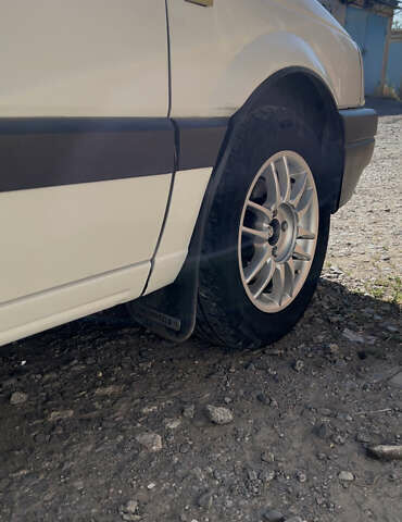 Белый Фольксваген Пассат, объемом двигателя 1.8 л и пробегом 435 тыс. км за 3099 $, фото 30 на Automoto.ua