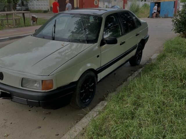 Белый Фольксваген Пассат, объемом двигателя 0 л и пробегом 225 тыс. км за 550 $, фото 2 на Automoto.ua