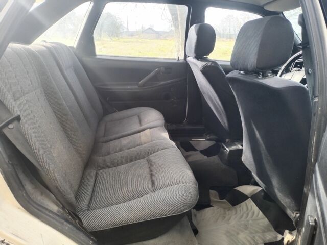 Белый Фольксваген Пассат, объемом двигателя 0 л и пробегом 320 тыс. км за 650 $, фото 10 на Automoto.ua