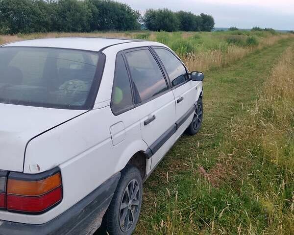 Белый Фольксваген Пассат, объемом двигателя 1.6 л и пробегом 473 тыс. км за 1800 $, фото 3 на Automoto.ua