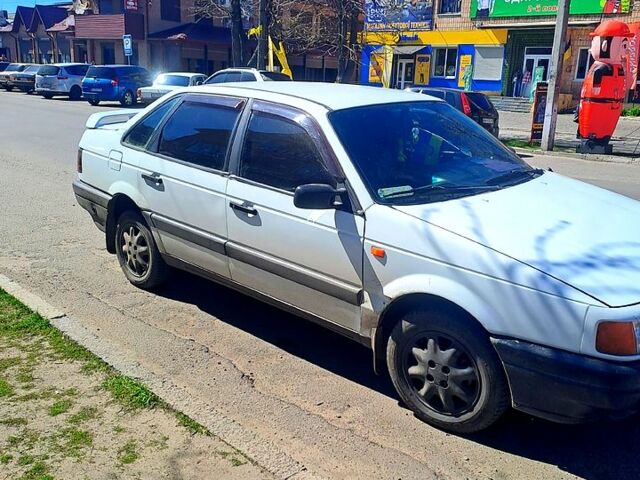 Білий Фольксваген Пассат, об'ємом двигуна 1.8 л та пробігом 111 тис. км за 1300 $, фото 3 на Automoto.ua