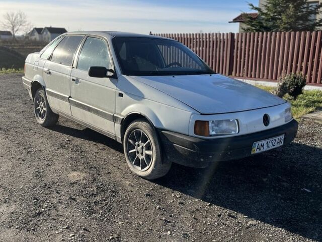 Белый Фольксваген Пассат, объемом двигателя 1.8 л и пробегом 250 тыс. км за 547 $, фото 2 на Automoto.ua