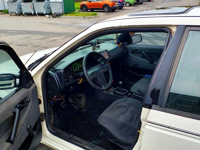 Белый Фольксваген Пассат, объемом двигателя 1.6 л и пробегом 538 тыс. км за 1400 $, фото 9 на Automoto.ua