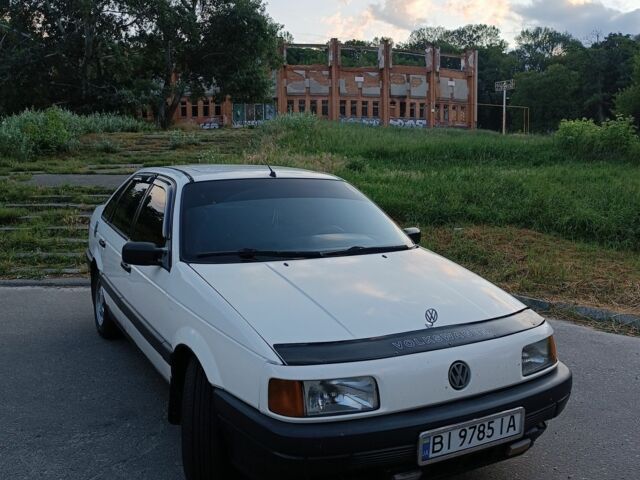 Білий Фольксваген Пассат, об'ємом двигуна 1.8 л та пробігом 400 тис. км за 900 $, фото 1 на Automoto.ua