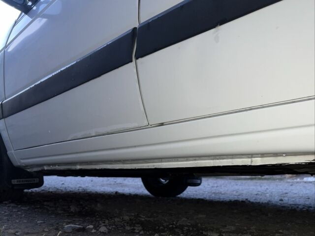 Белый Фольксваген Пассат, объемом двигателя 1.8 л и пробегом 437 тыс. км за 2650 $, фото 4 на Automoto.ua