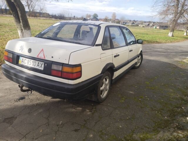 Белый Фольксваген Пассат, объемом двигателя 0 л и пробегом 320 тыс. км за 650 $, фото 4 на Automoto.ua