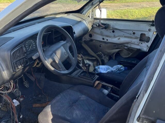 Белый Фольксваген Пассат, объемом двигателя 1.8 л и пробегом 250 тыс. км за 547 $, фото 5 на Automoto.ua