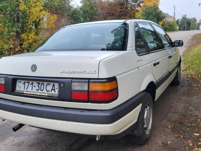 Белый Фольксваген Пассат, объемом двигателя 1.6 л и пробегом 173 тыс. км за 2800 $, фото 2 на Automoto.ua