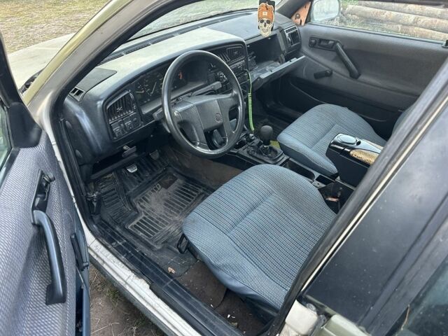 Белый Фольксваген Пассат, объемом двигателя 0 л и пробегом 200 тыс. км за 750 $, фото 7 на Automoto.ua