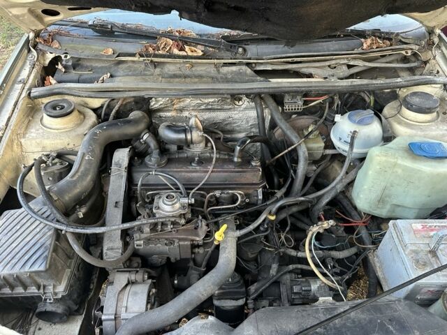 Белый Фольксваген Пассат, объемом двигателя 0 л и пробегом 200 тыс. км за 750 $, фото 6 на Automoto.ua