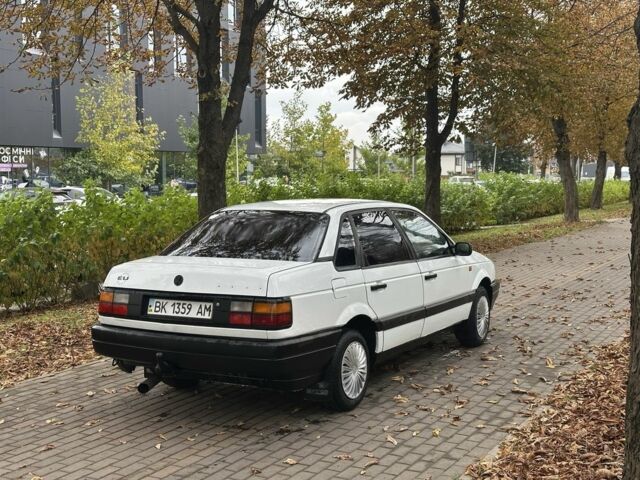 Білий Фольксваген Пассат, об'ємом двигуна 0 л та пробігом 300 тис. км за 1499 $, фото 2 на Automoto.ua