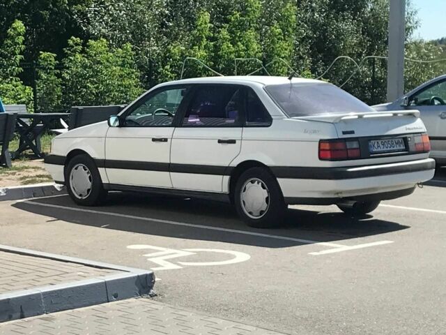 Белый Фольксваген Пассат, объемом двигателя 2 л и пробегом 1000 тыс. км за 2300 $, фото 2 на Automoto.ua