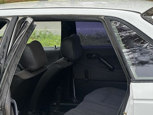 Білий Фольксваген Пассат, об'ємом двигуна 0 л та пробігом 300 тис. км за 1499 $, фото 5 на Automoto.ua