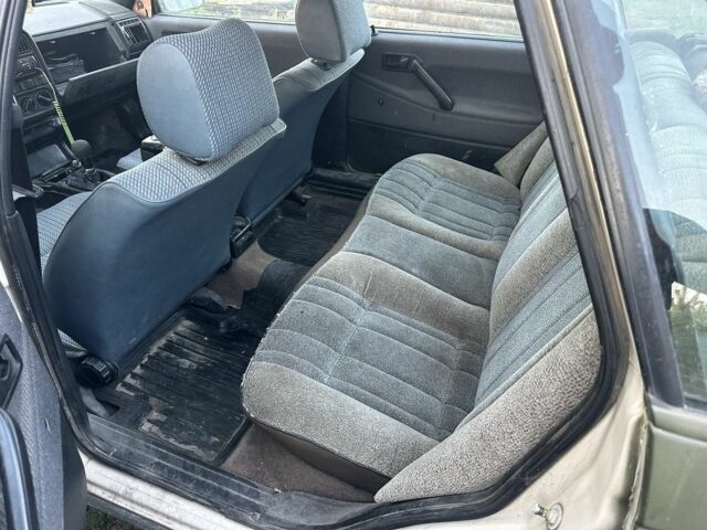 Белый Фольксваген Пассат, объемом двигателя 0 л и пробегом 200 тыс. км за 750 $, фото 2 на Automoto.ua