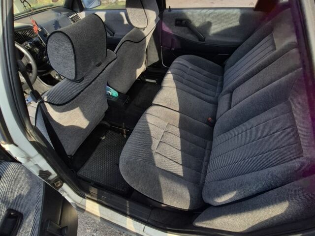 Белый Фольксваген Пассат, объемом двигателя 1.8 л и пробегом 375 тыс. км за 1665 $, фото 5 на Automoto.ua