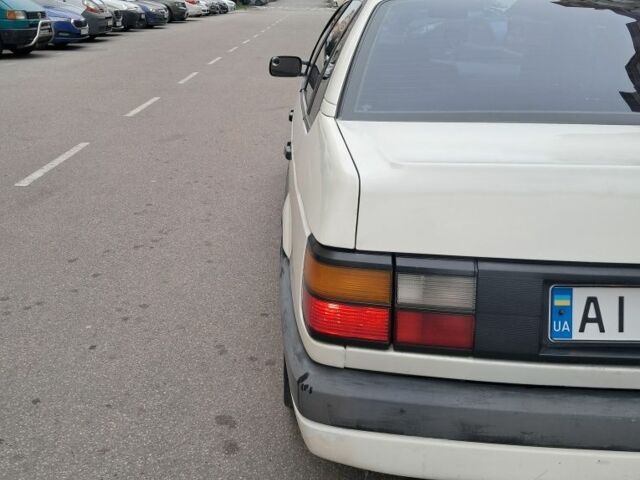 Белый Фольксваген Пассат, объемом двигателя 1.8 л и пробегом 410 тыс. км за 2500 $, фото 4 на Automoto.ua