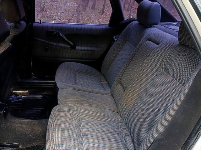 Белый Фольксваген Пассат, объемом двигателя 2 л и пробегом 380 тыс. км за 1500 $, фото 6 на Automoto.ua