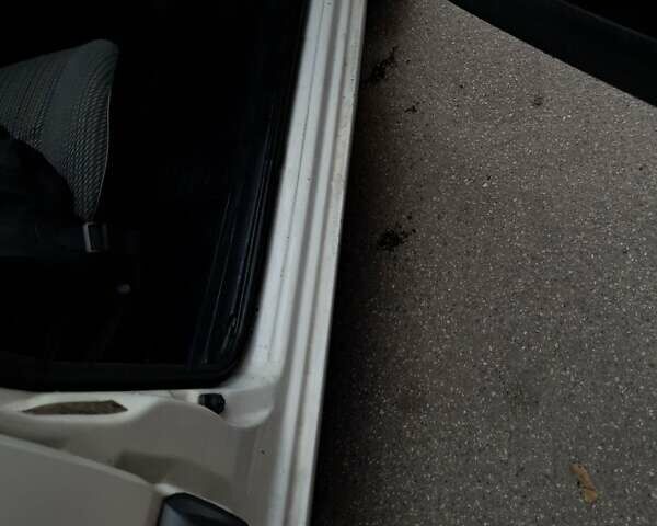 Белый Фольксваген Пассат, объемом двигателя 1.8 л и пробегом 410 тыс. км за 2500 $, фото 9 на Automoto.ua