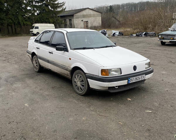 Белый Фольксваген Пассат, объемом двигателя 2 л и пробегом 300 тыс. км за 1500 $, фото 1 на Automoto.ua