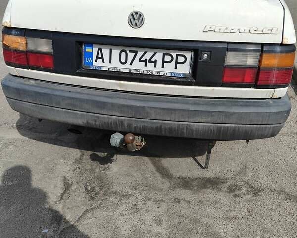 Белый Фольксваген Пассат, объемом двигателя 1.8 л и пробегом 600 тыс. км за 1000 $, фото 3 на Automoto.ua