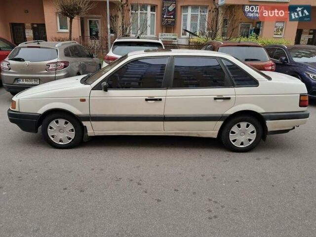 Белый Фольксваген Пассат, объемом двигателя 1.8 л и пробегом 410 тыс. км за 2500 $, фото 5 на Automoto.ua