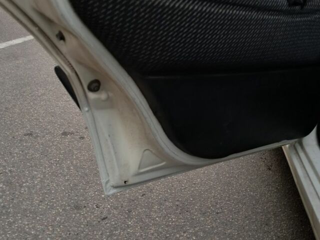 Белый Фольксваген Пассат, объемом двигателя 1.8 л и пробегом 410 тыс. км за 2500 $, фото 15 на Automoto.ua