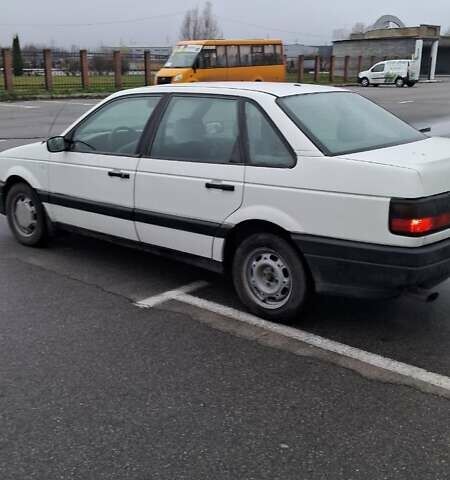 Белый Фольксваген Пассат, объемом двигателя 1.8 л и пробегом 350 тыс. км за 1700 $, фото 2 на Automoto.ua