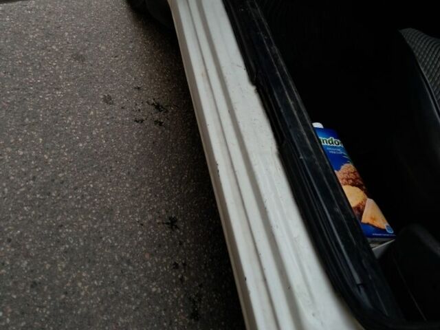 Белый Фольксваген Пассат, объемом двигателя 1.8 л и пробегом 410 тыс. км за 2500 $, фото 14 на Automoto.ua