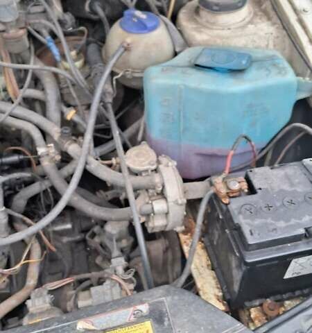 Белый Фольксваген Пассат, объемом двигателя 1.8 л и пробегом 350 тыс. км за 1700 $, фото 9 на Automoto.ua