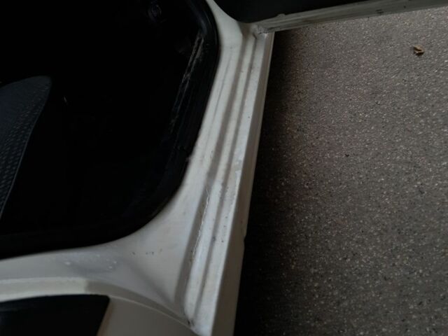 Белый Фольксваген Пассат, объемом двигателя 1.8 л и пробегом 410 тыс. км за 2500 $, фото 12 на Automoto.ua