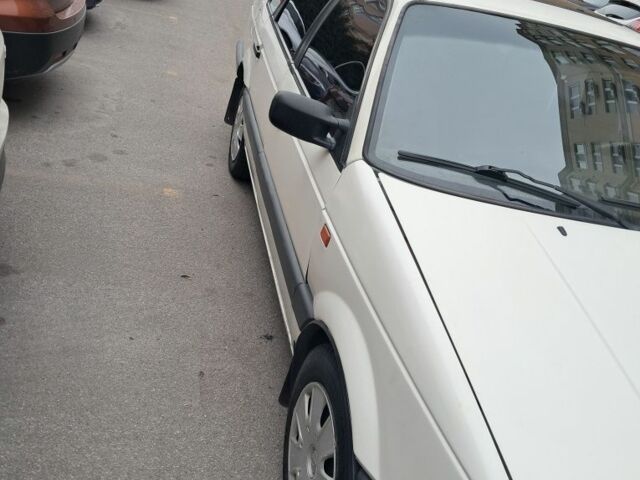 Белый Фольксваген Пассат, объемом двигателя 1.8 л и пробегом 410 тыс. км за 2500 $, фото 7 на Automoto.ua