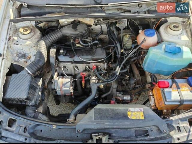 Белый Фольксваген Пассат, объемом двигателя 1.8 л и пробегом 600 тыс. км за 1000 $, фото 6 на Automoto.ua