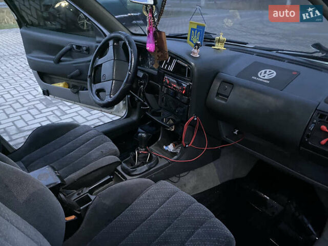 Белый Фольксваген Пассат, объемом двигателя 1.78 л и пробегом 401 тыс. км за 2000 $, фото 6 на Automoto.ua