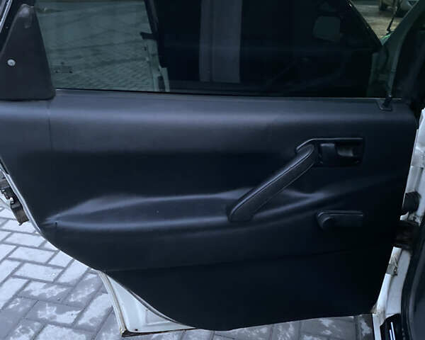 Белый Фольксваген Пассат, объемом двигателя 1.78 л и пробегом 401 тыс. км за 2000 $, фото 10 на Automoto.ua