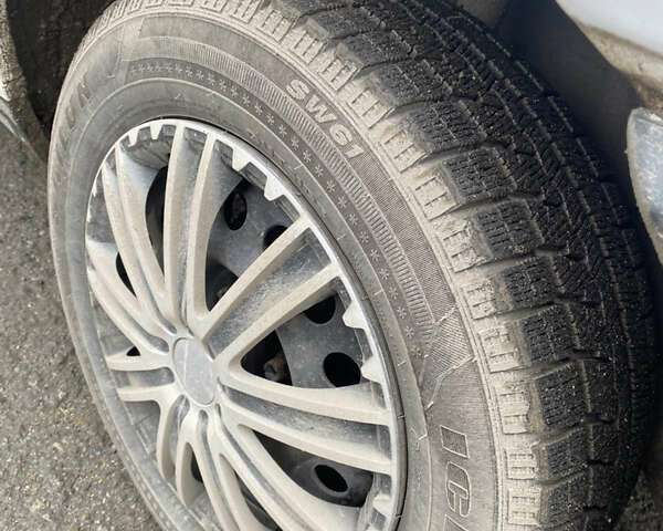 Белый Фольксваген Пассат, объемом двигателя 2 л и пробегом 300 тыс. км за 1500 $, фото 4 на Automoto.ua