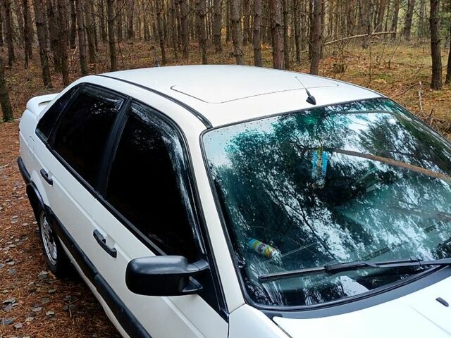 Белый Фольксваген Пассат, объемом двигателя 2 л и пробегом 380 тыс. км за 1500 $, фото 4 на Automoto.ua