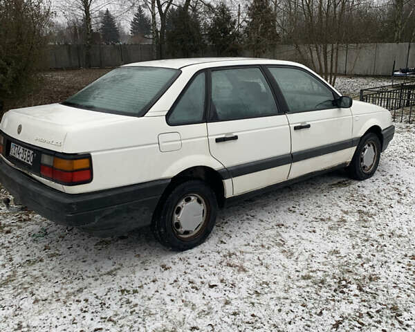 Білий Фольксваген Пассат, об'ємом двигуна 1.8 л та пробігом 415 тис. км за 1400 $, фото 2 на Automoto.ua