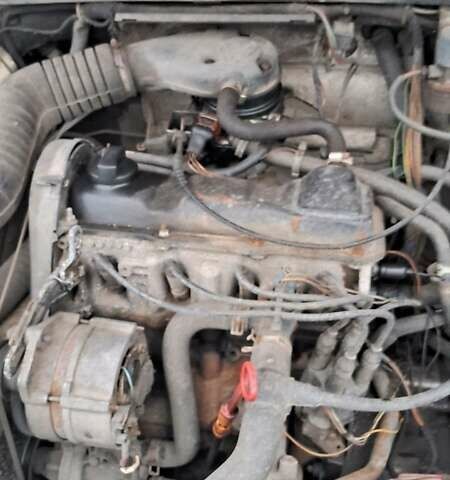 Белый Фольксваген Пассат, объемом двигателя 1.8 л и пробегом 350 тыс. км за 1700 $, фото 7 на Automoto.ua